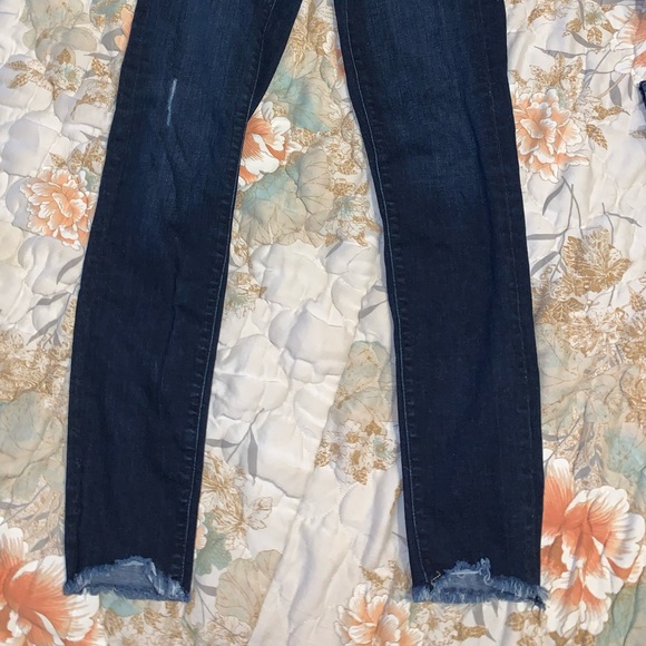 Distressed Jeans - Picture 2 of 4